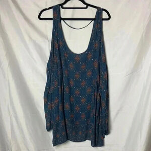 Torrid tank‎ with off the shoulder sleeves